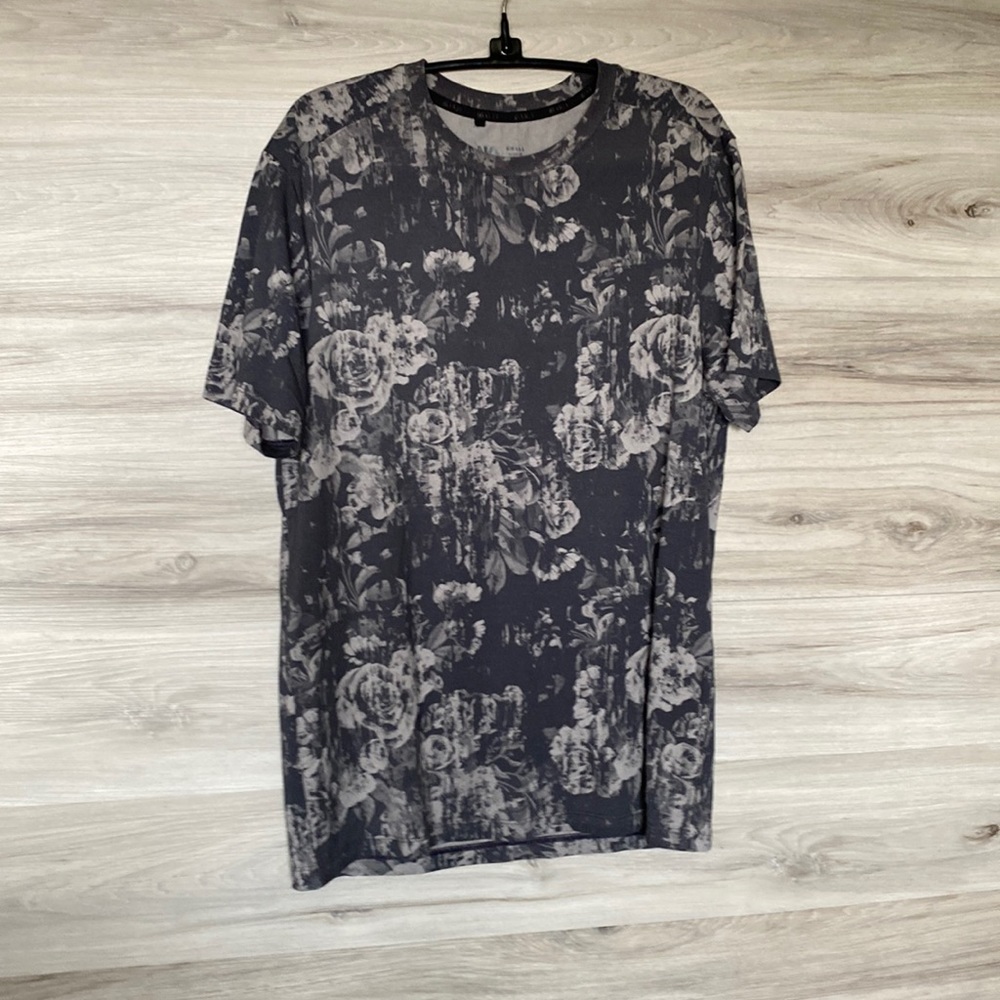 EUC- Men’s SS Top, S